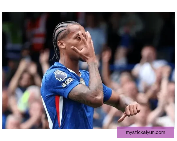 英超埃默森状态回暖，近期表现稳健受到关注