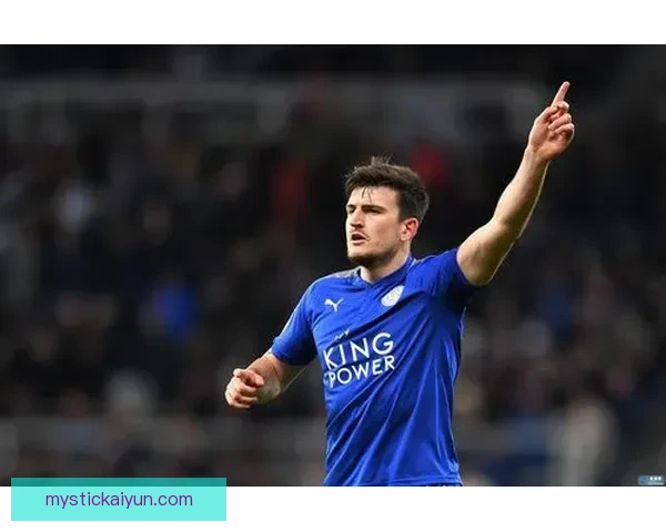 马奎尔在防线上的表现稳健，持续为曼联提供可靠防守支持。